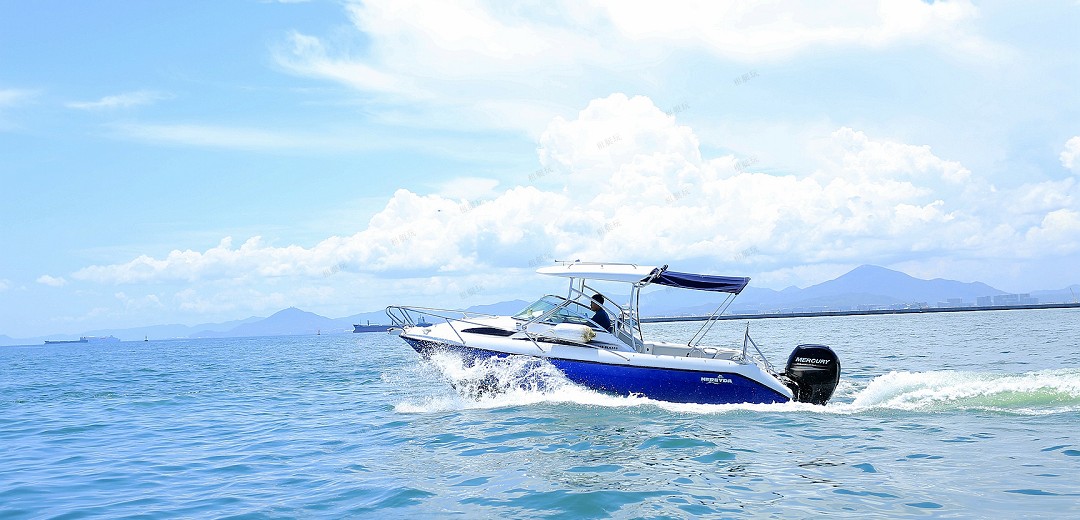 6.4米運(yùn)動快艇 6.4米運(yùn)動快艇