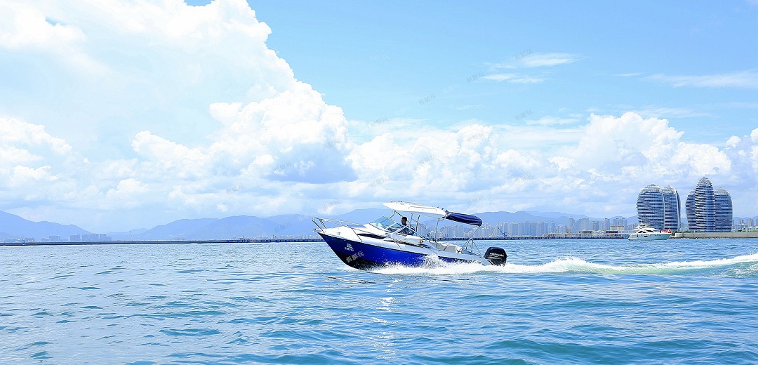 6.4米運(yùn)動快艇 6.4米運(yùn)動快艇